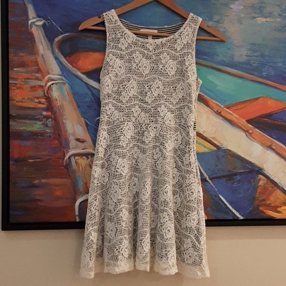 Monteau Dresses & Skirts - Monteau Los Angeles size SM lace dress